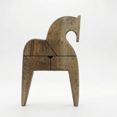 Конь из берёзы 200