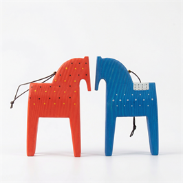 {{productViewItem.photos[photoViewList.activeNavIndex].Alt || productViewItem.photos[photoViewList.activeNavIndex].Description || 'Ёлочная игрушка коник белый/синий/красный 11 см'}}