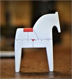 Белый коник 15 см 10765